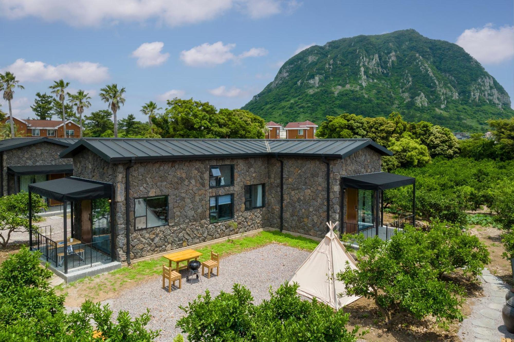 Wol Yeong Sa Gye Villa Seogwipo Exterior photo